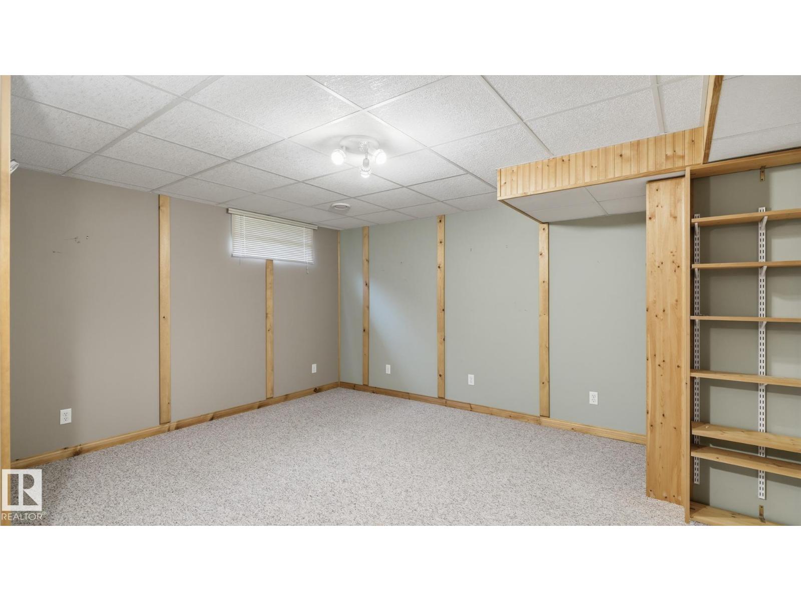 7408 40 AV NW - 31