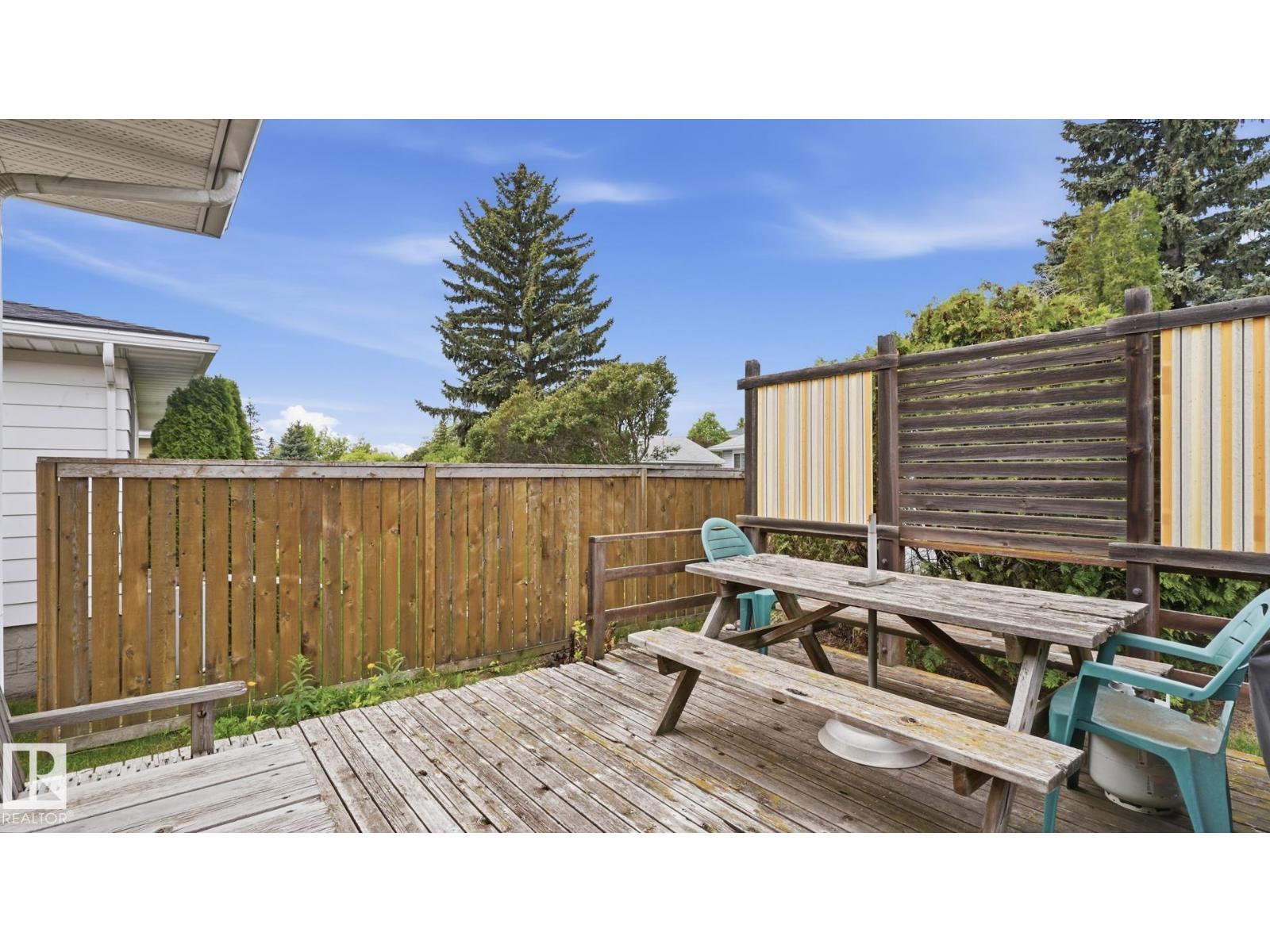 7408 40 AV NW - 37