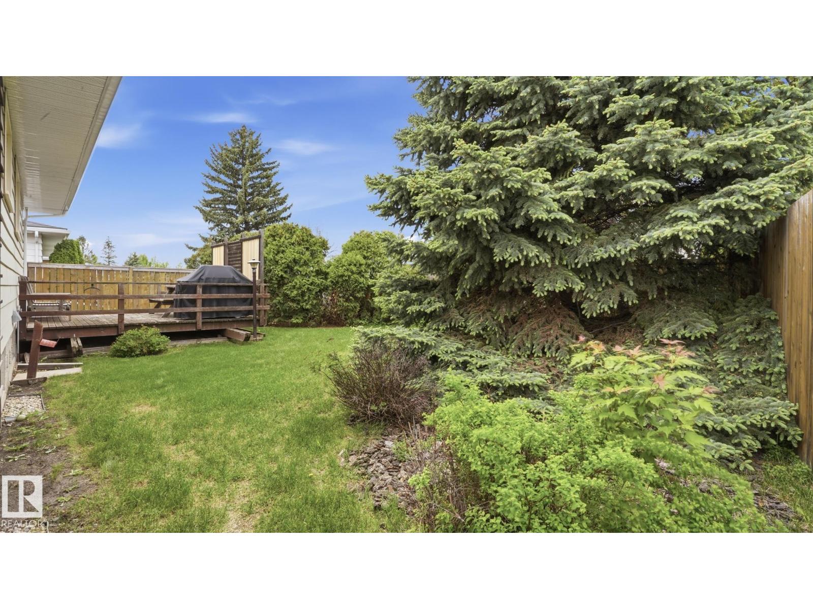 7408 40 AV NW - 39