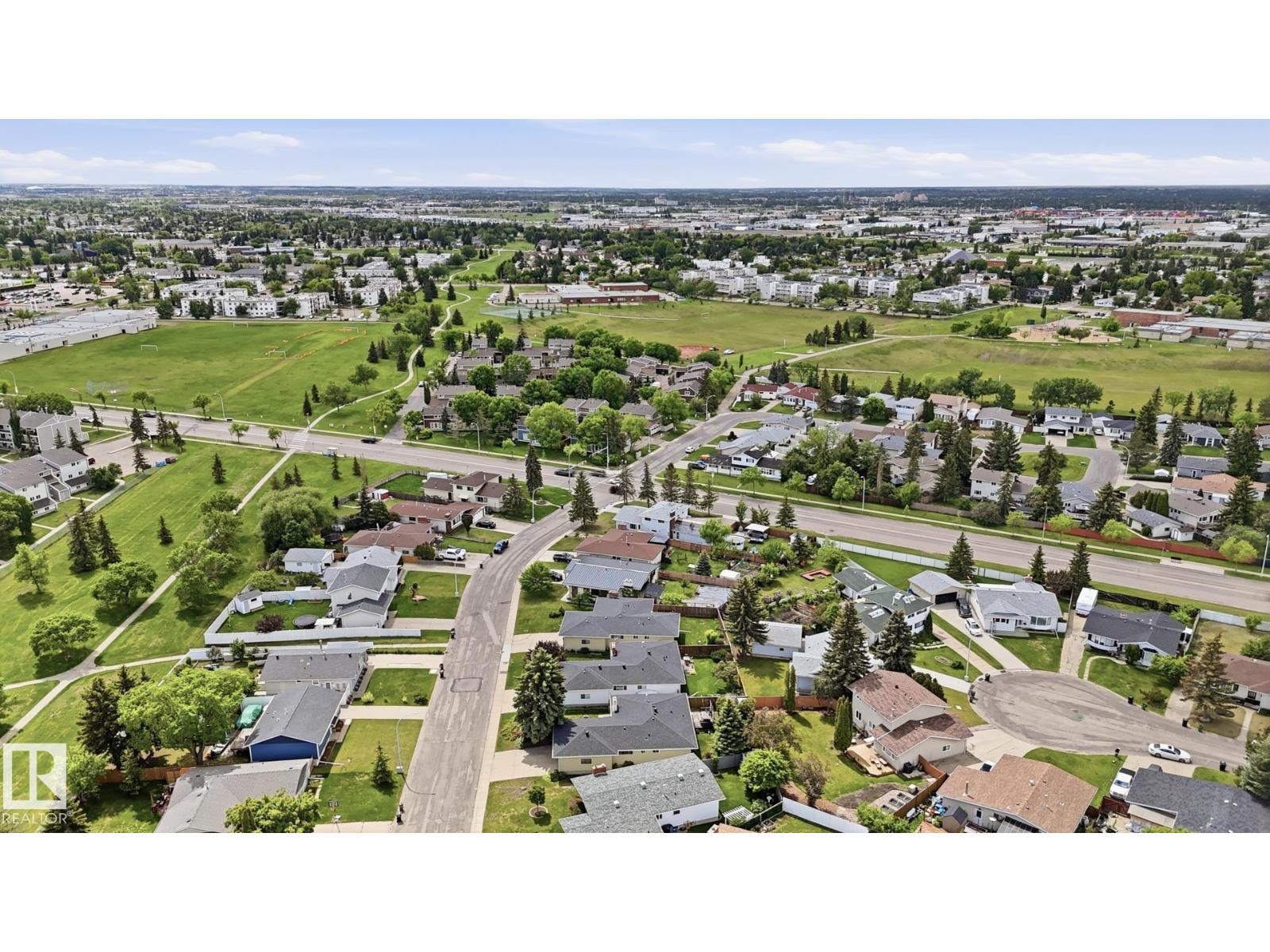 7408 40 AV NW - 43