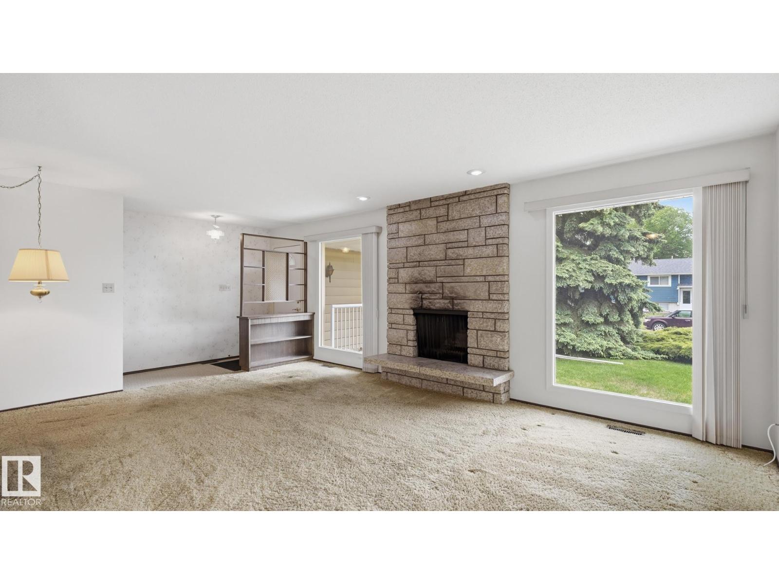 7408 40 AV NW - 6