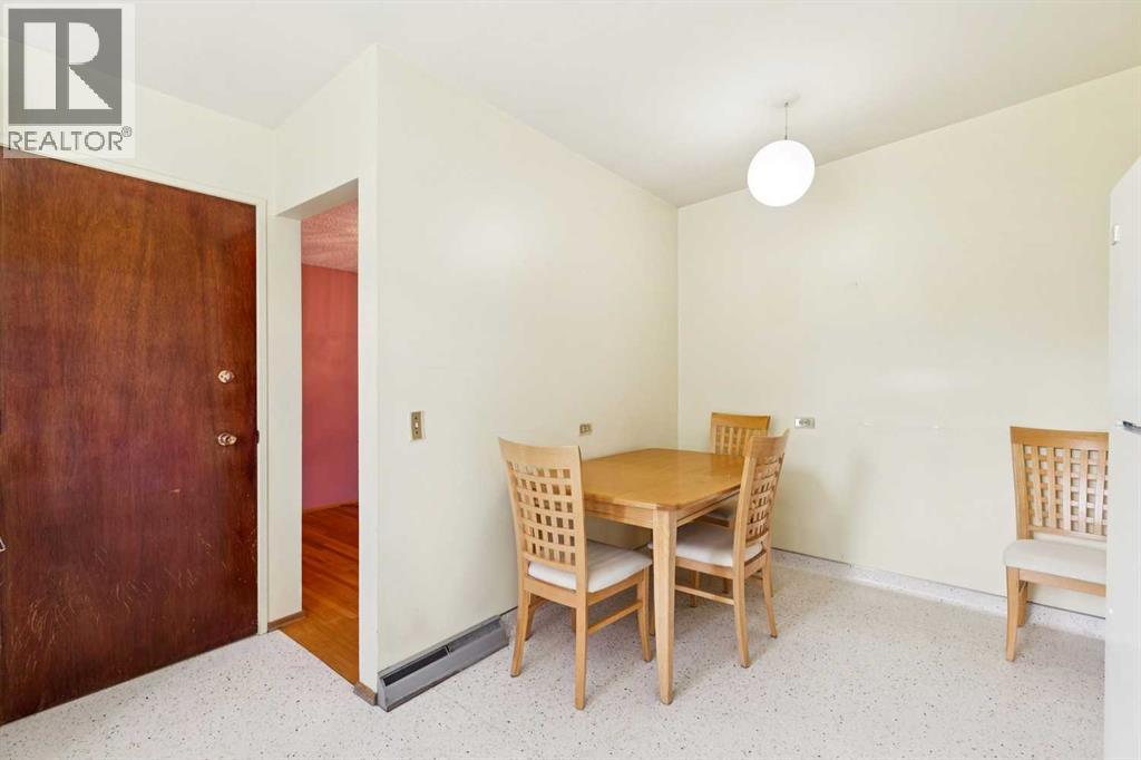 4312 40 Street NW — photo 14