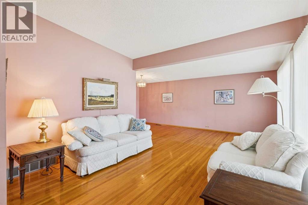 4312 40 Street NW - photo 3