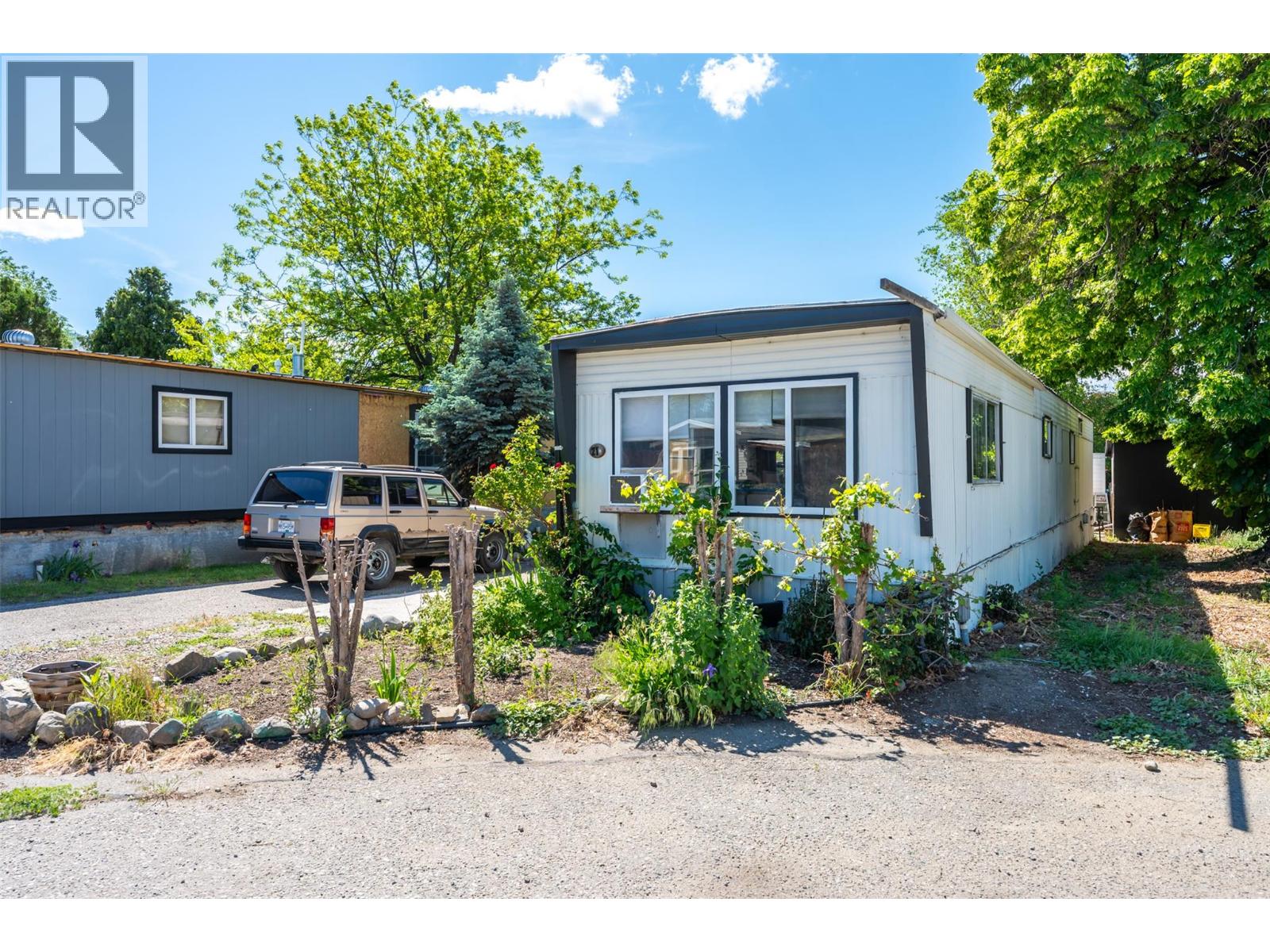 #21 3999 Skaha Lake Road - 2