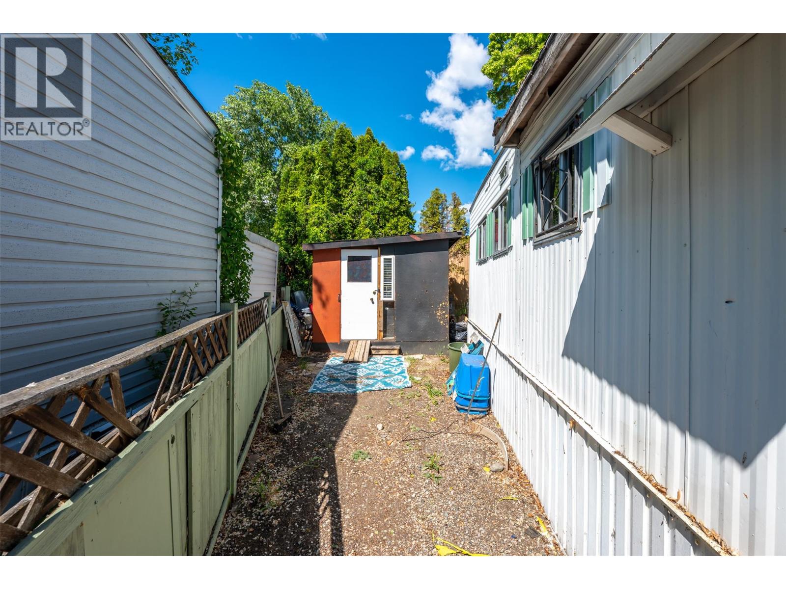#21 3999 Skaha Lake Road - 36