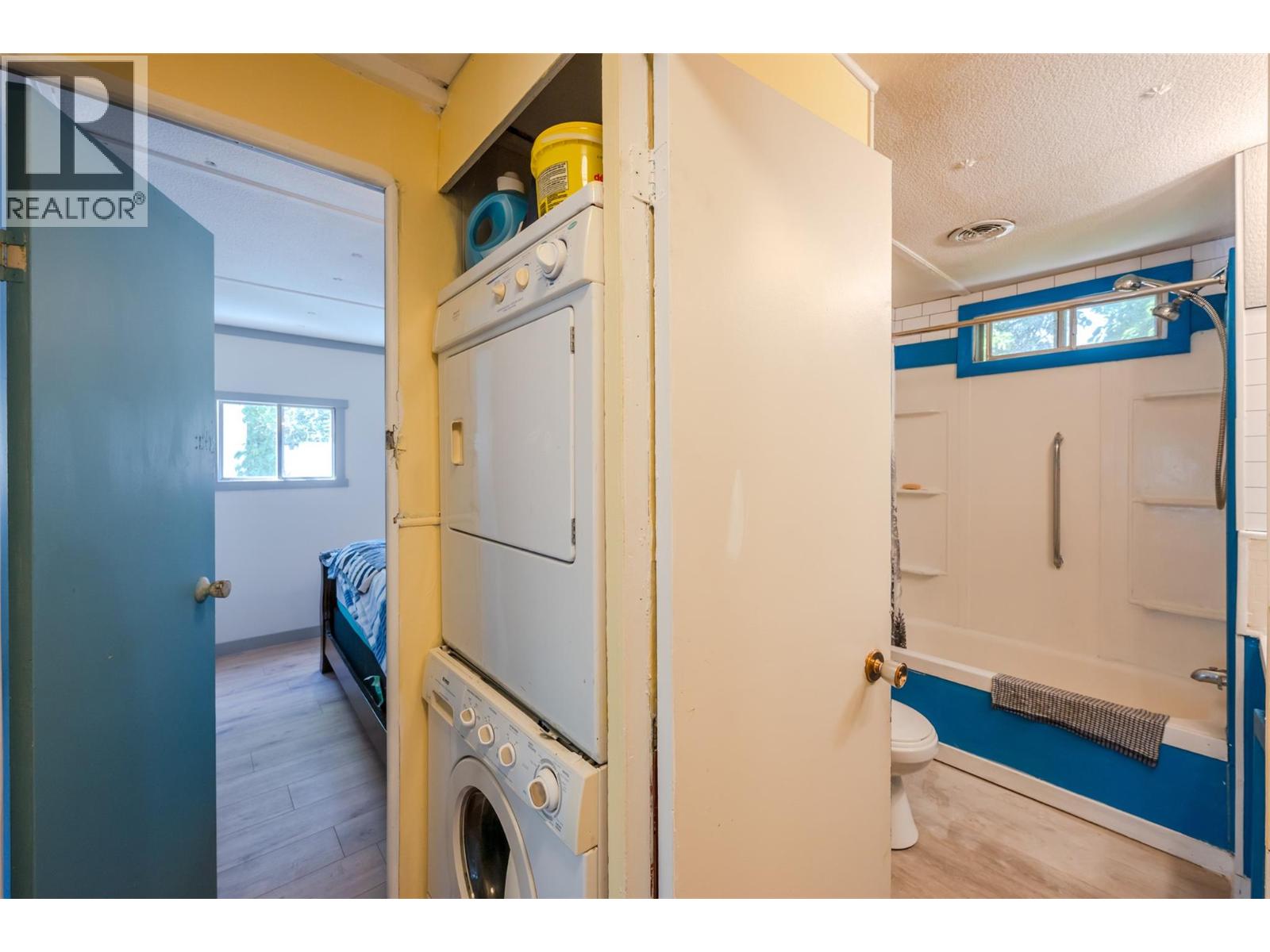 #21 3999 Skaha Lake Road - 26
