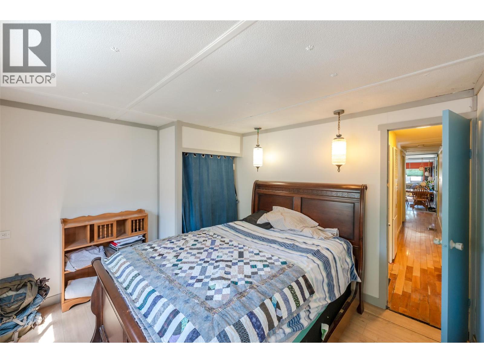 #21 3999 Skaha Lake Road - 23