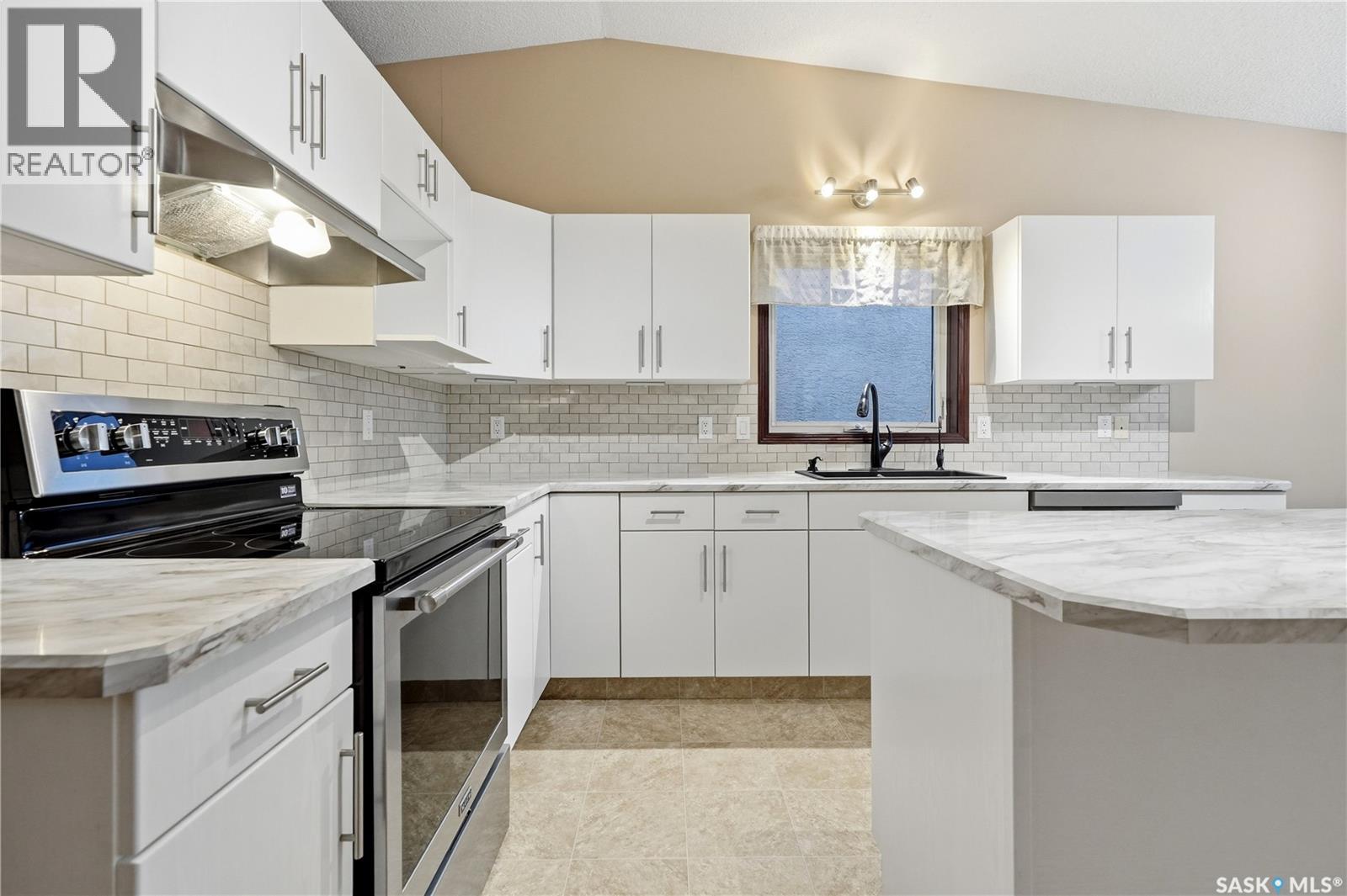 3676 Bishop CRESCENT E — photo 12