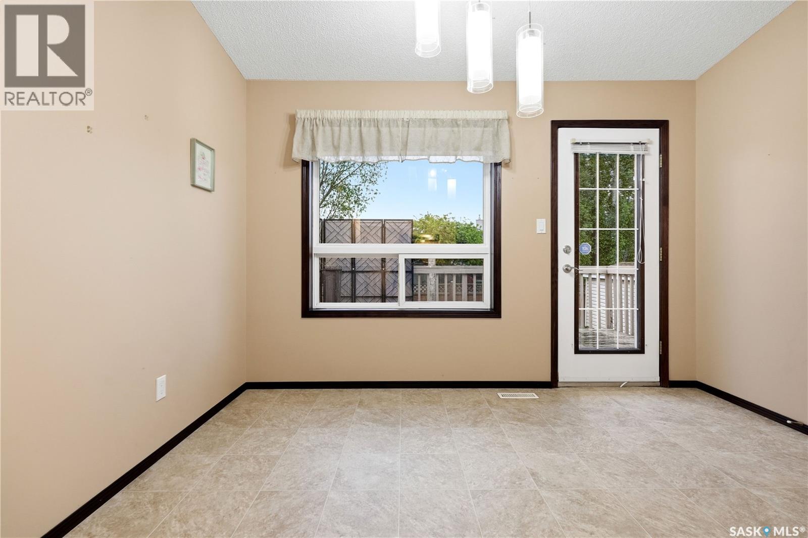 3676 Bishop CRESCENT E — photo 21