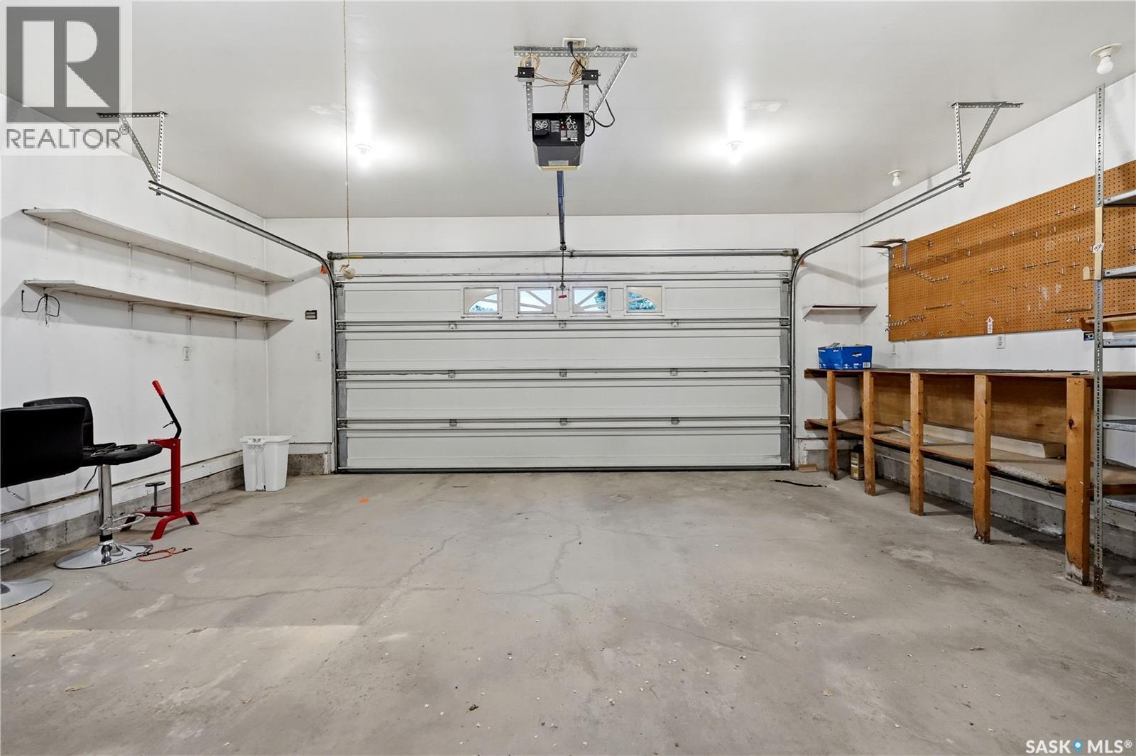 3676 Bishop CRESCENT E — photo 43