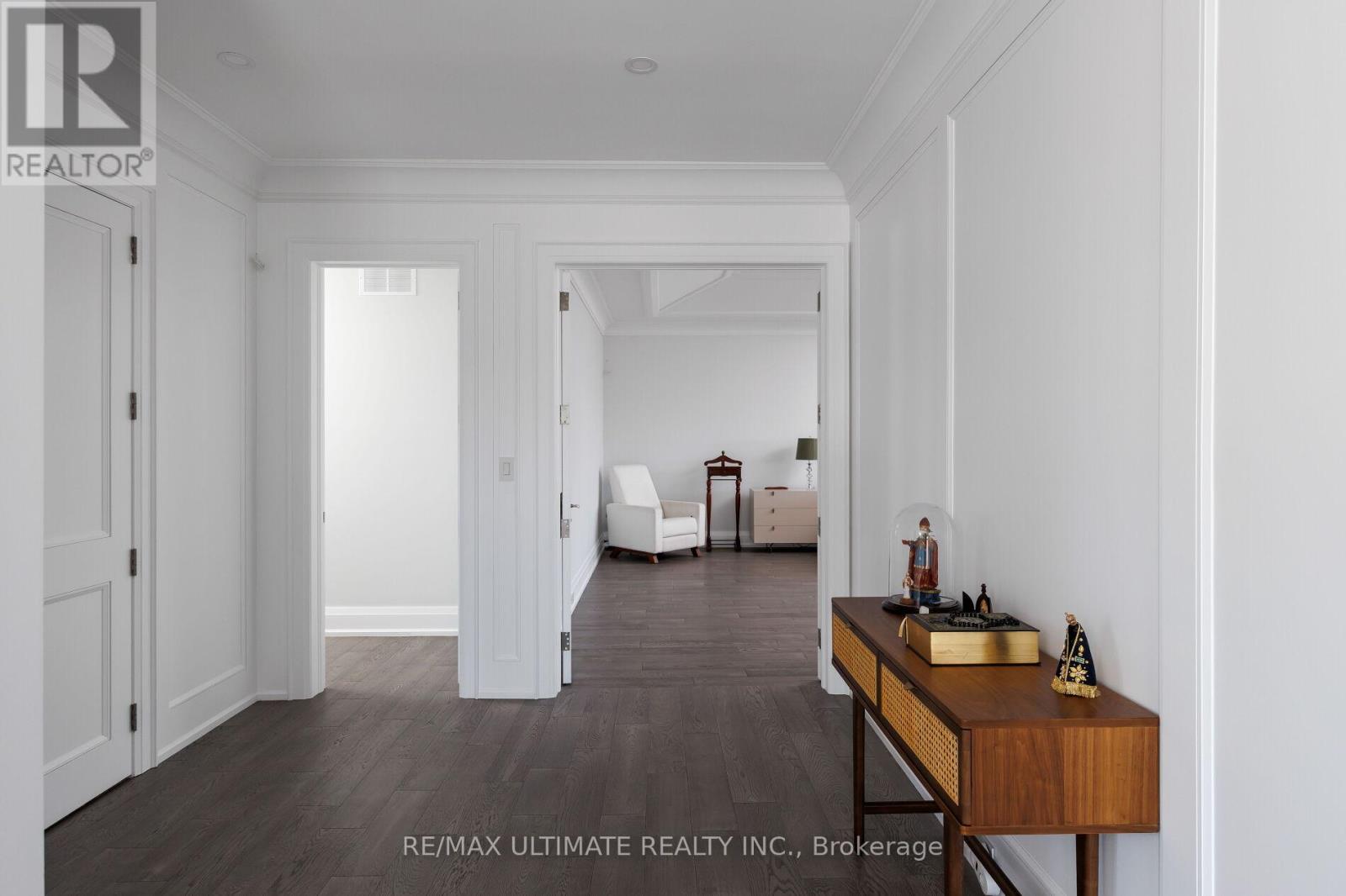 33 DORSEY DRIVE - 31