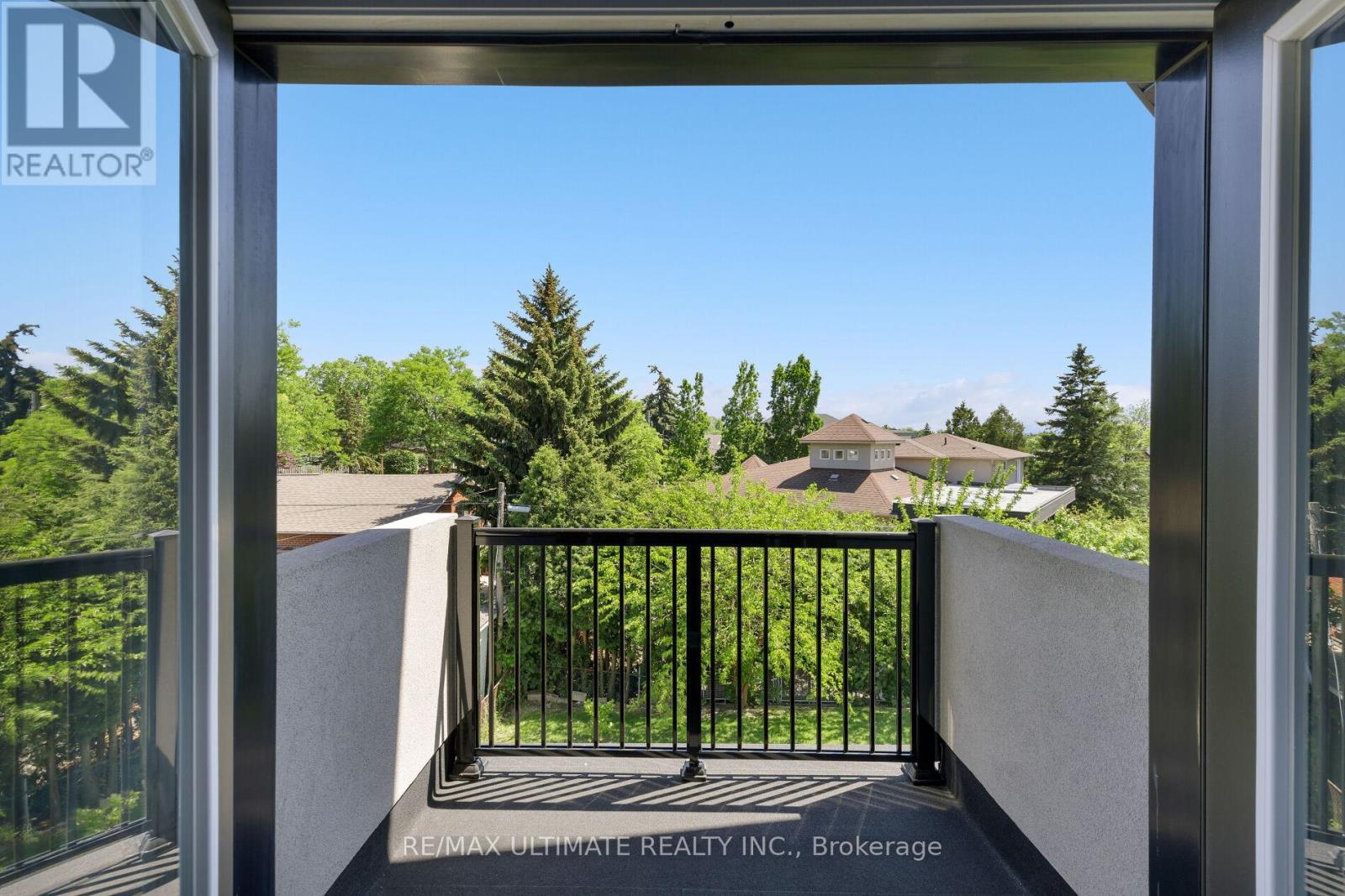 33 DORSEY DRIVE - 34