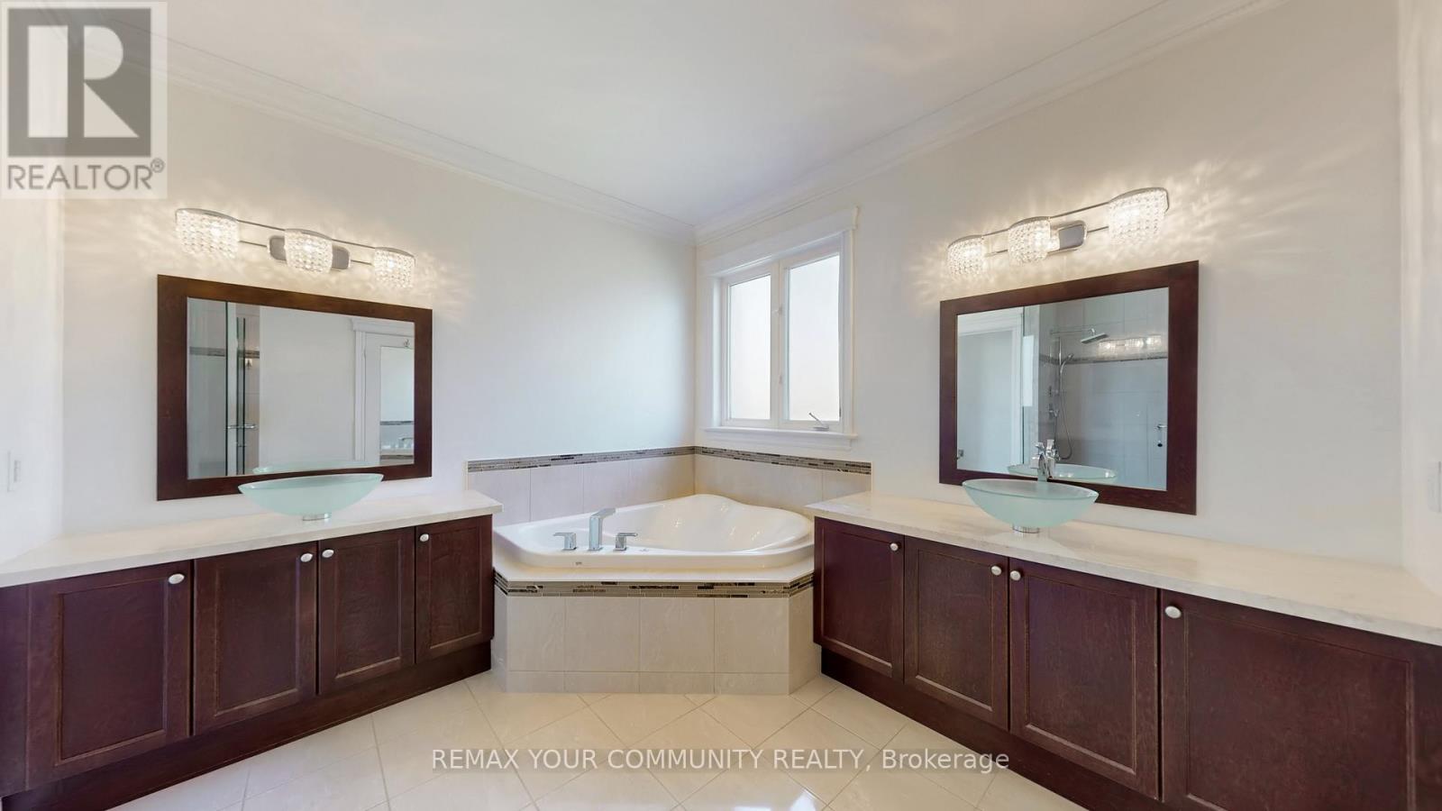 34 MCCANDLESS COURT - 31