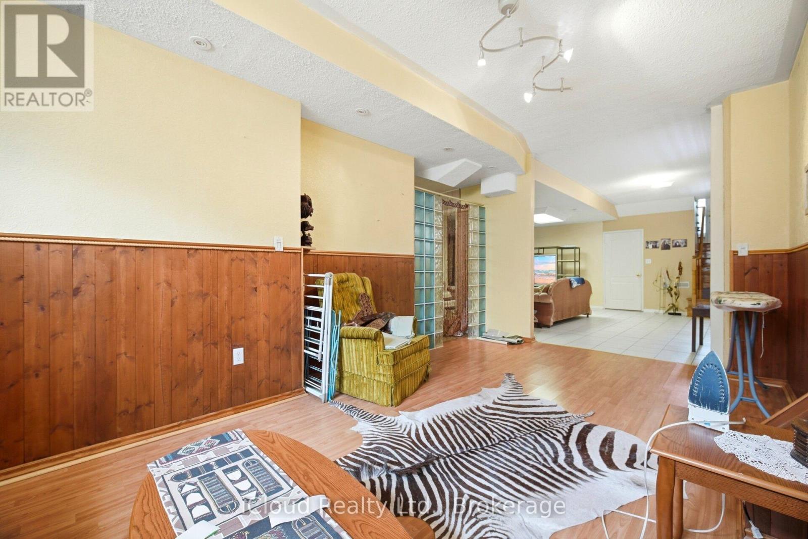 6332 GLEN MEADOWS ROAD - 37