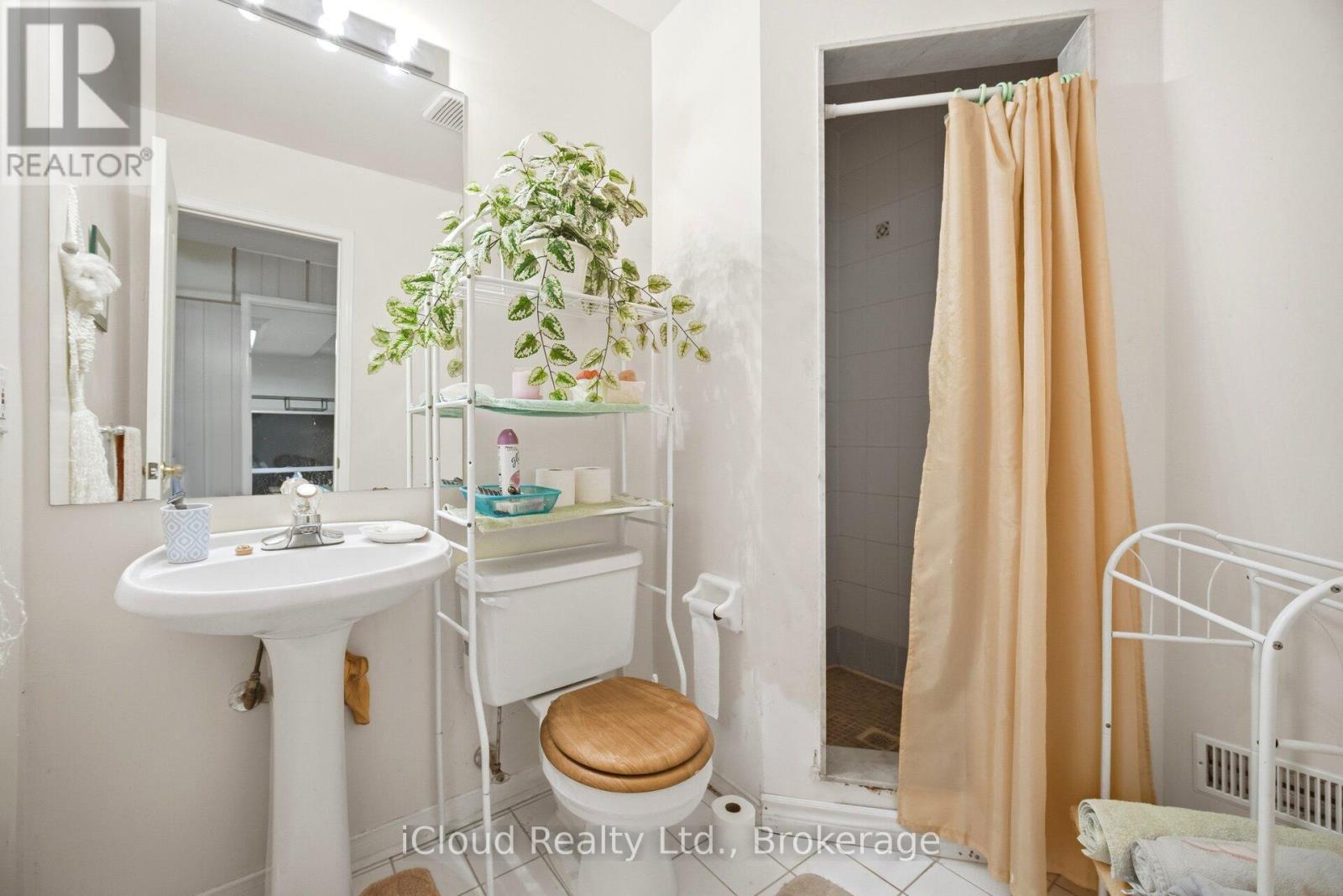 6332 GLEN MEADOWS ROAD - 40
