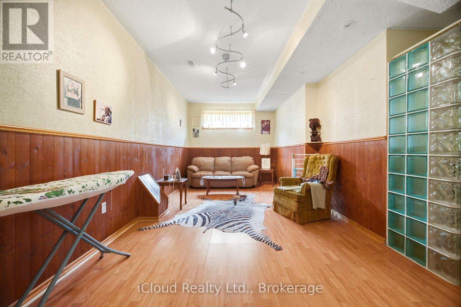 6332 GLEN MEADOWS ROAD - 38