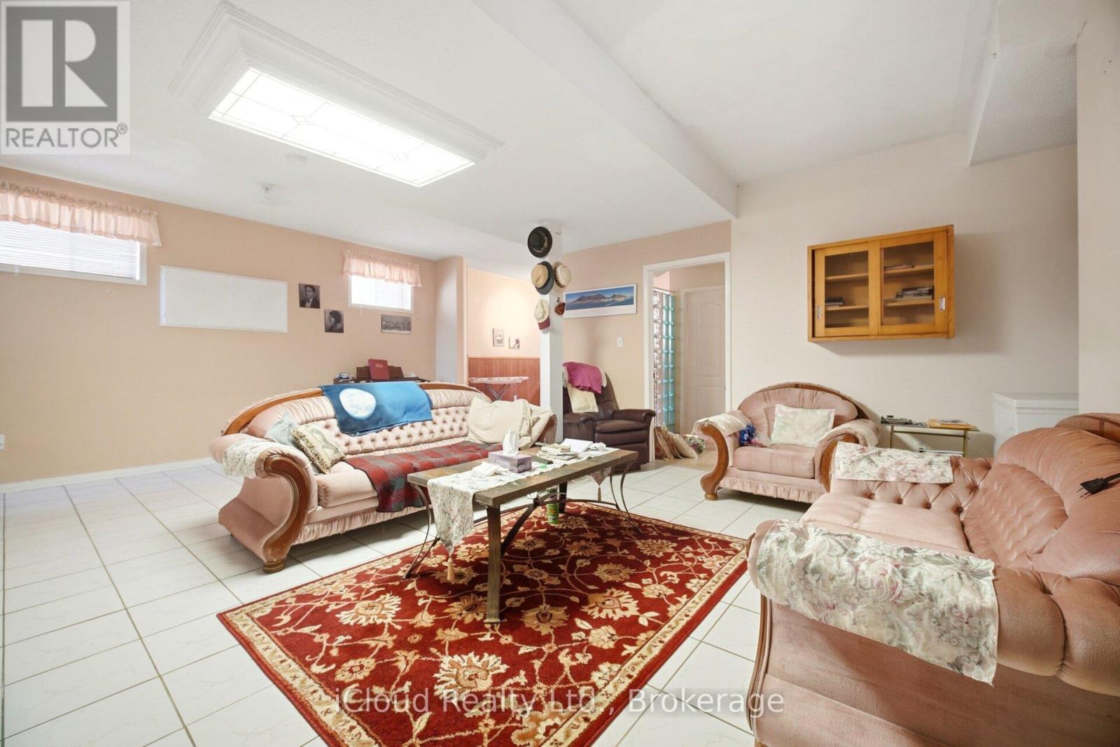 6332 GLEN MEADOWS ROAD - 35