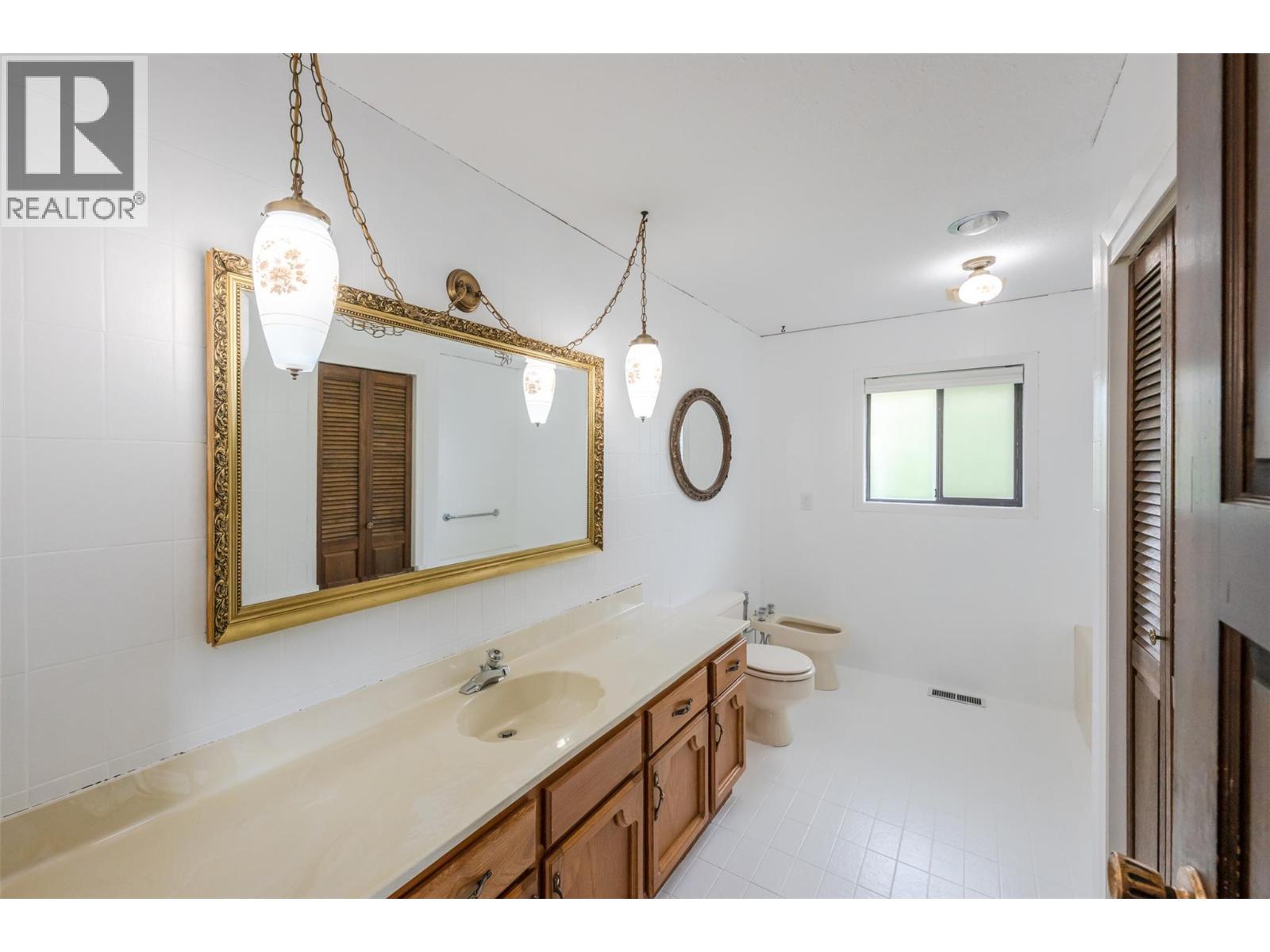 174 Adamson Court - 18