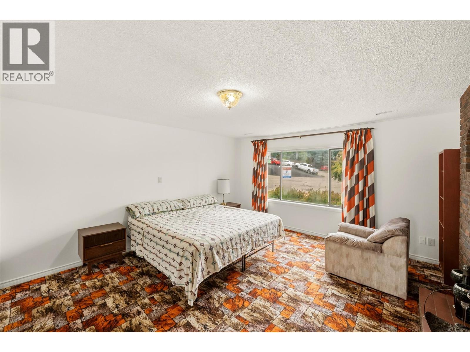 174 Adamson Court - 28