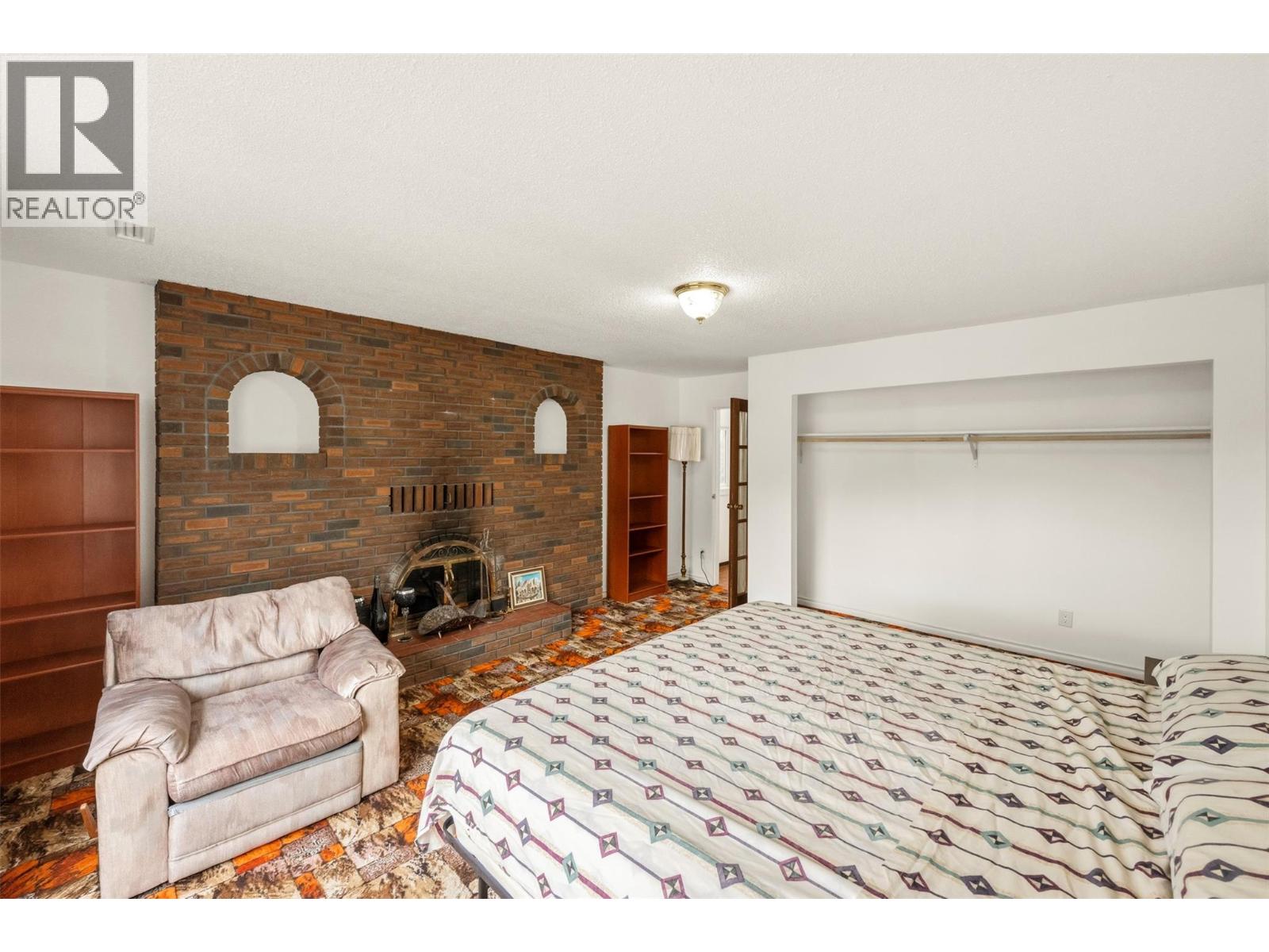 174 Adamson Court - 29