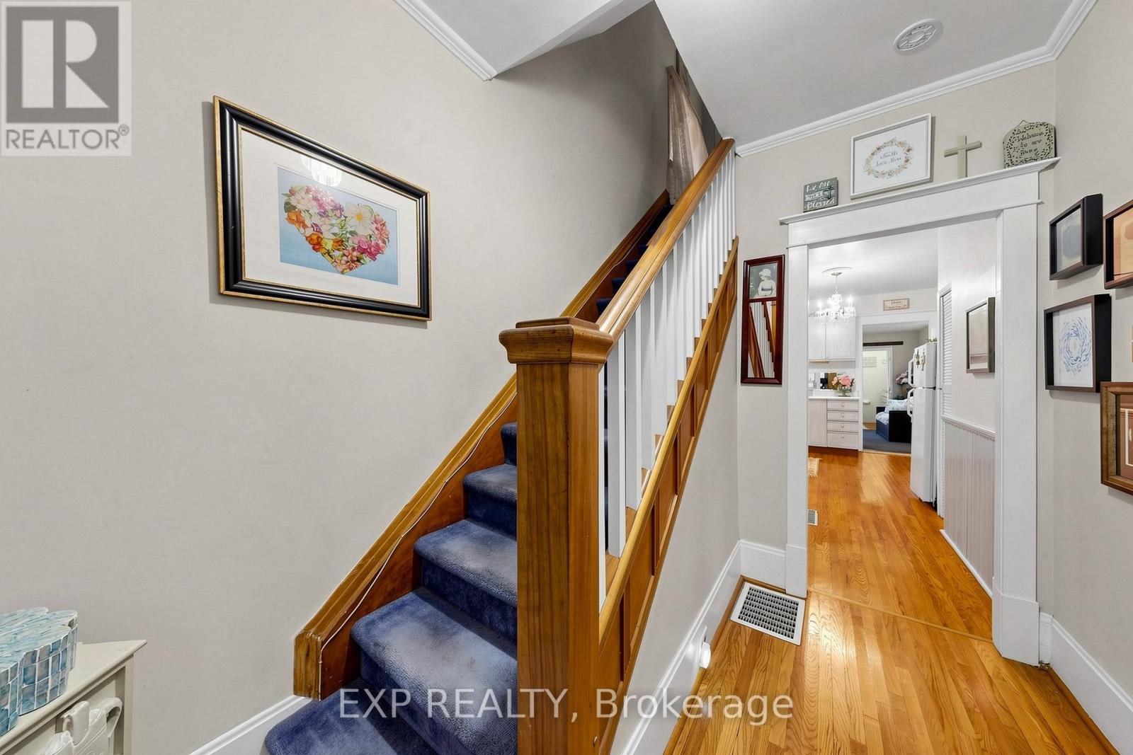 28 SIMCOE STREET - 15