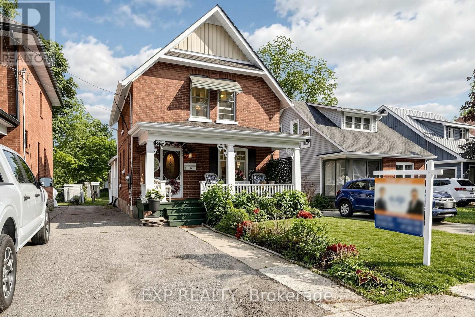 28 SIMCOE STREET - 2
