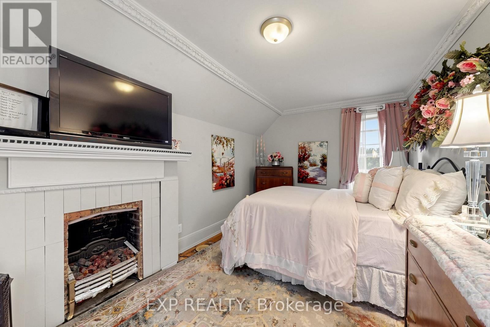 28 SIMCOE STREET - 21