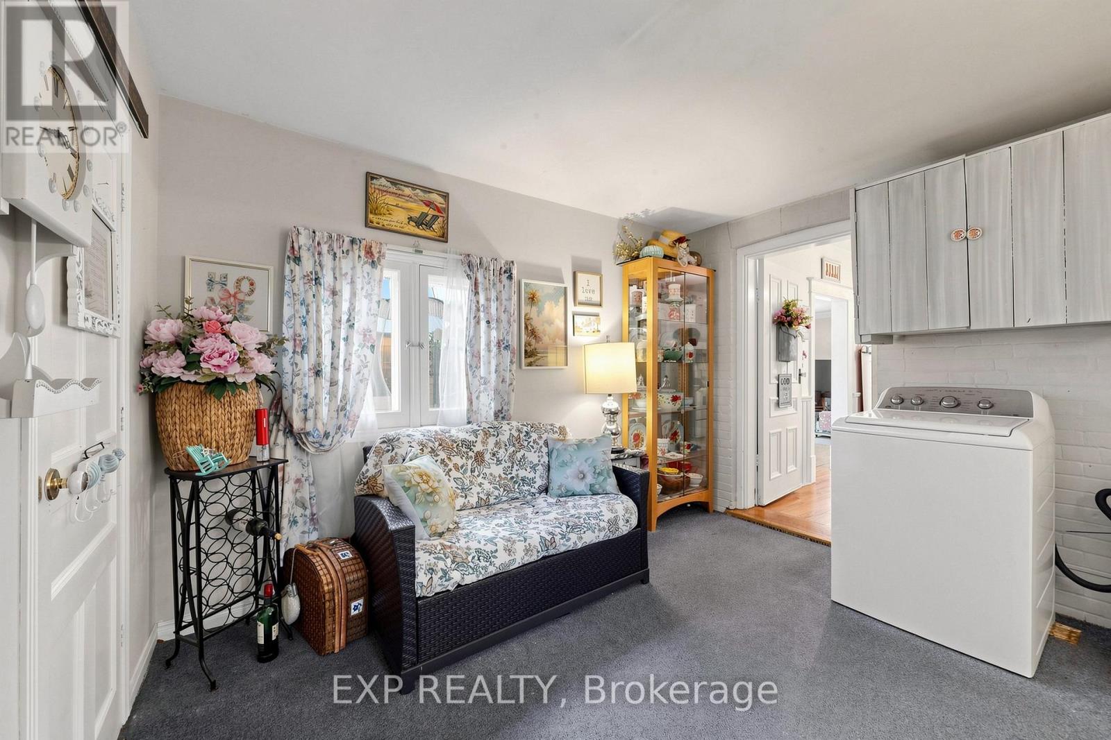28 SIMCOE STREET - 27