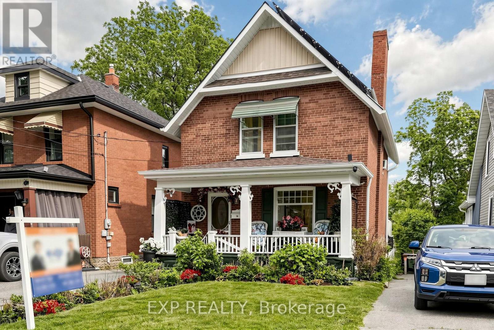 28 SIMCOE STREET - 3