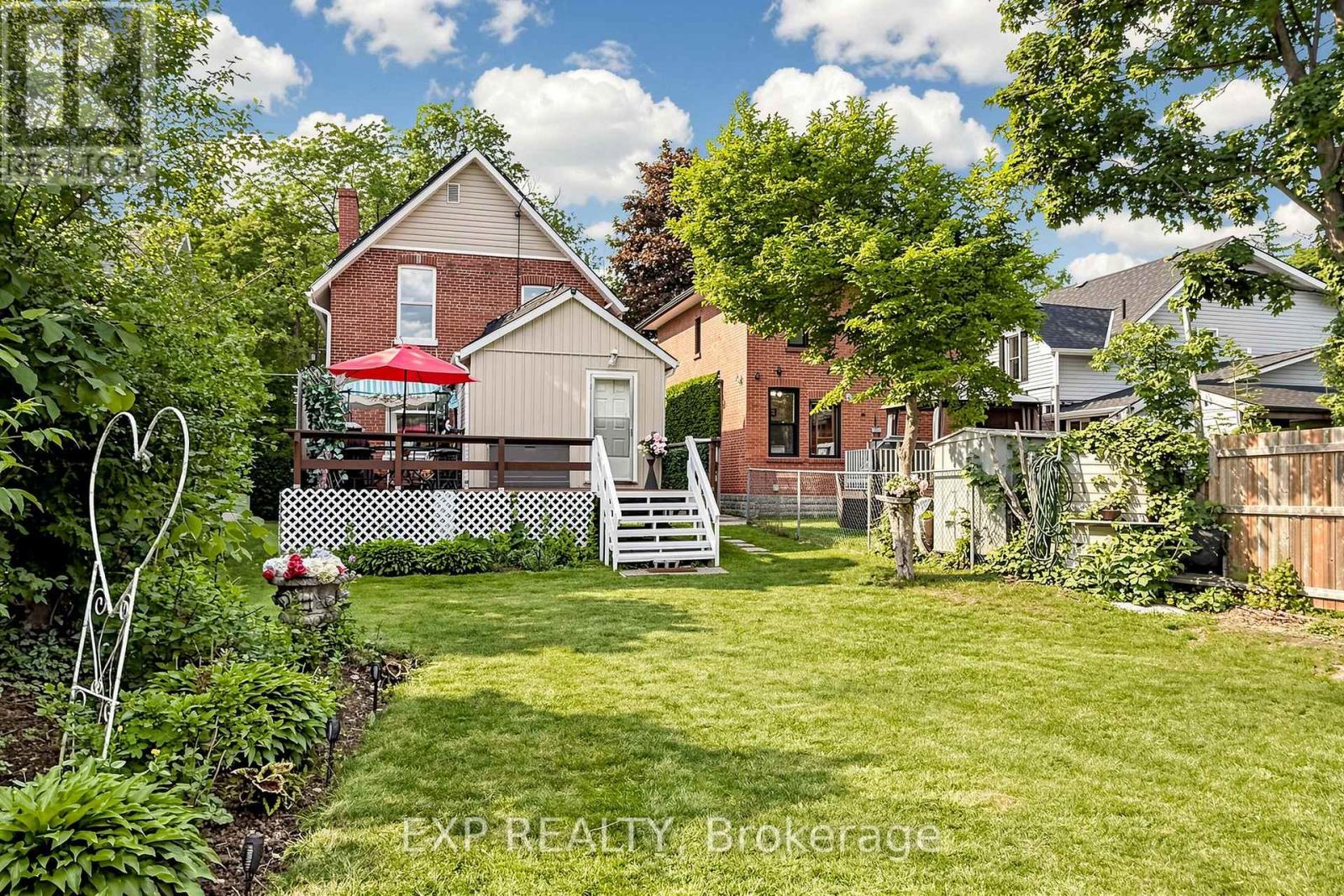 28 SIMCOE STREET - 37