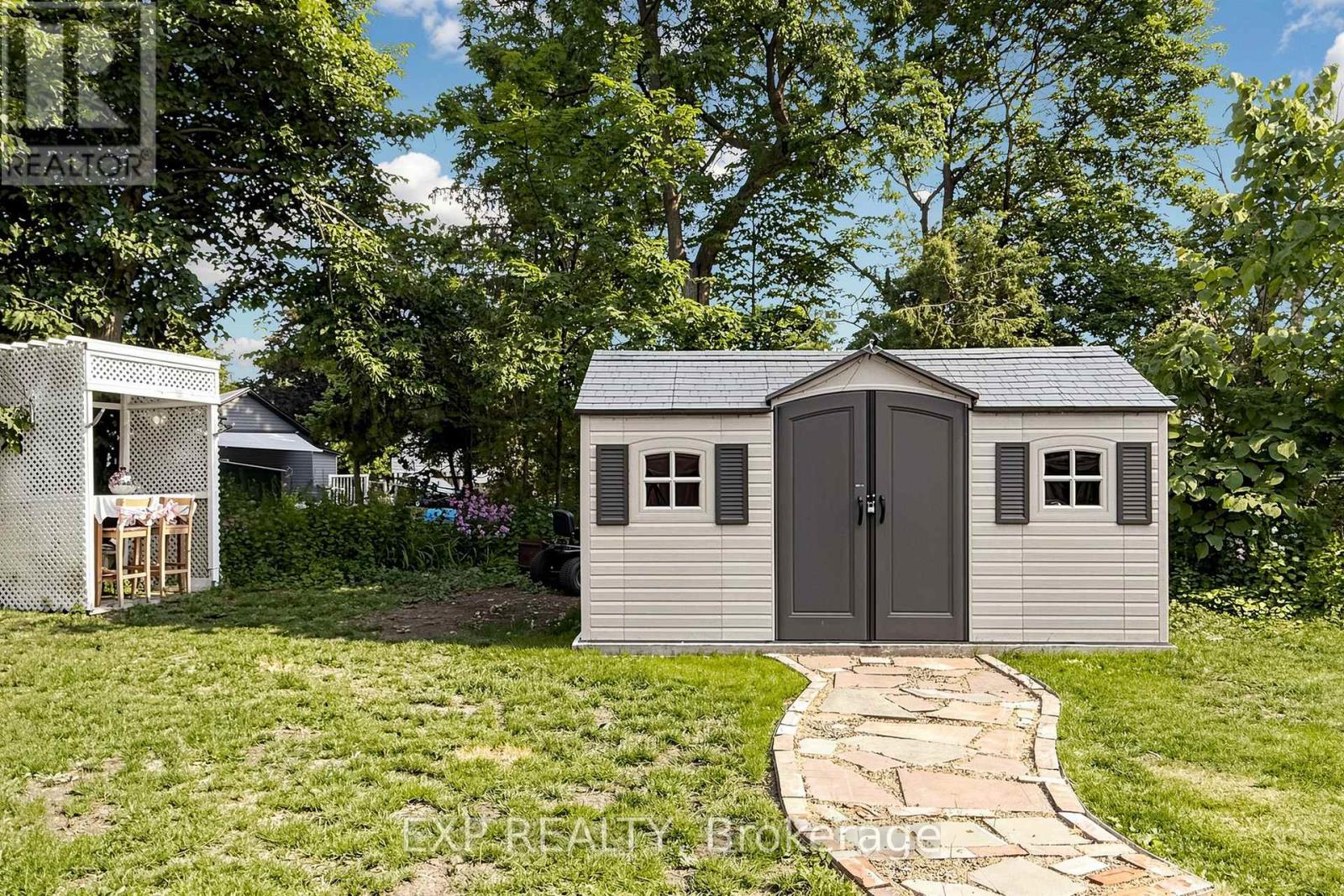 28 SIMCOE STREET - 39