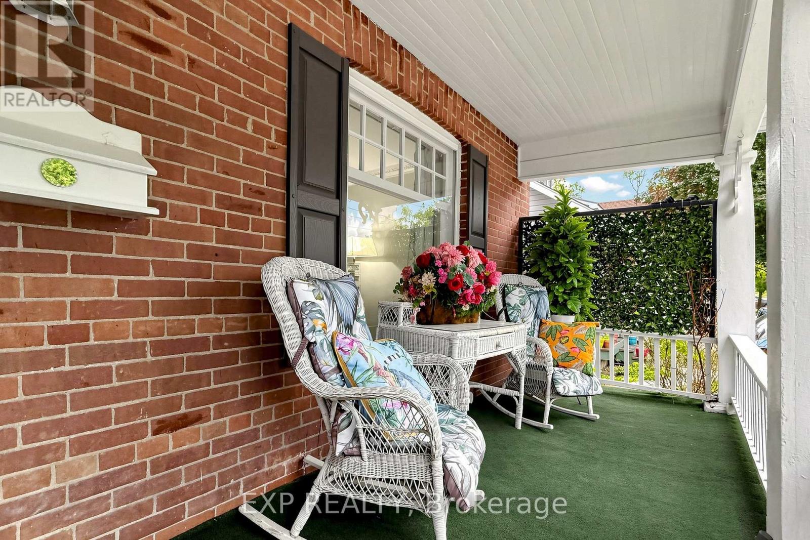 28 SIMCOE STREET - 5