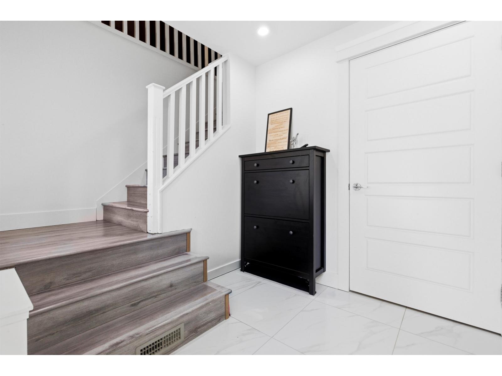 6 Bed, 3 Bath House for Sale in Surrey – 18238 58B AVENUE, Surrey – MLS# R3133679 - Image 9