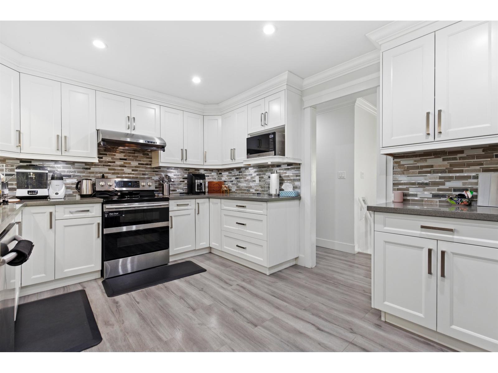 6 Bed, 3 Bath House for Sale in Surrey – 18238 58B AVENUE, Surrey – MLS# R3133679 - Image 19