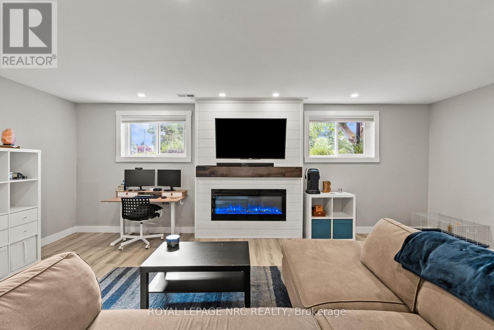 15 PARK ROAD S - 22