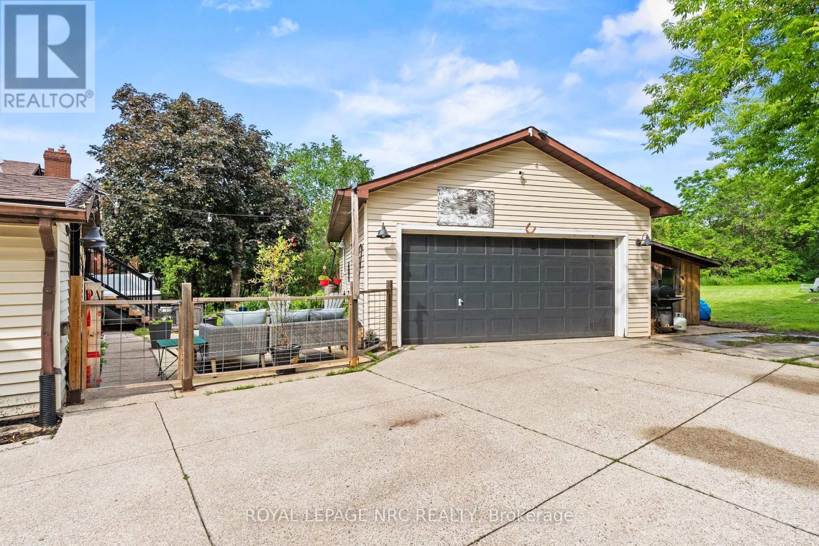 15 PARK ROAD S - 34