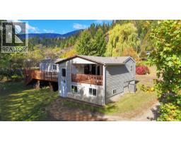 Living room - 3560 Upper Levels Road, Robson, BC V0G1X0 Photo 9