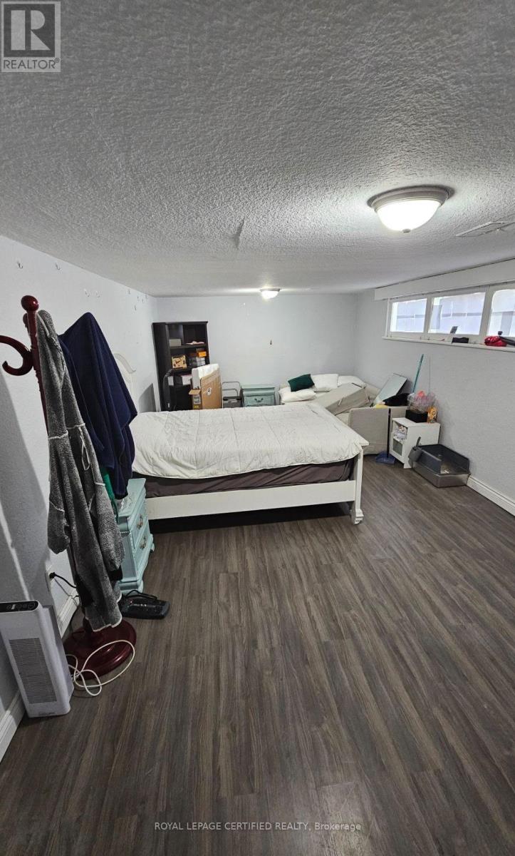 1373 HIXON STREET - 13