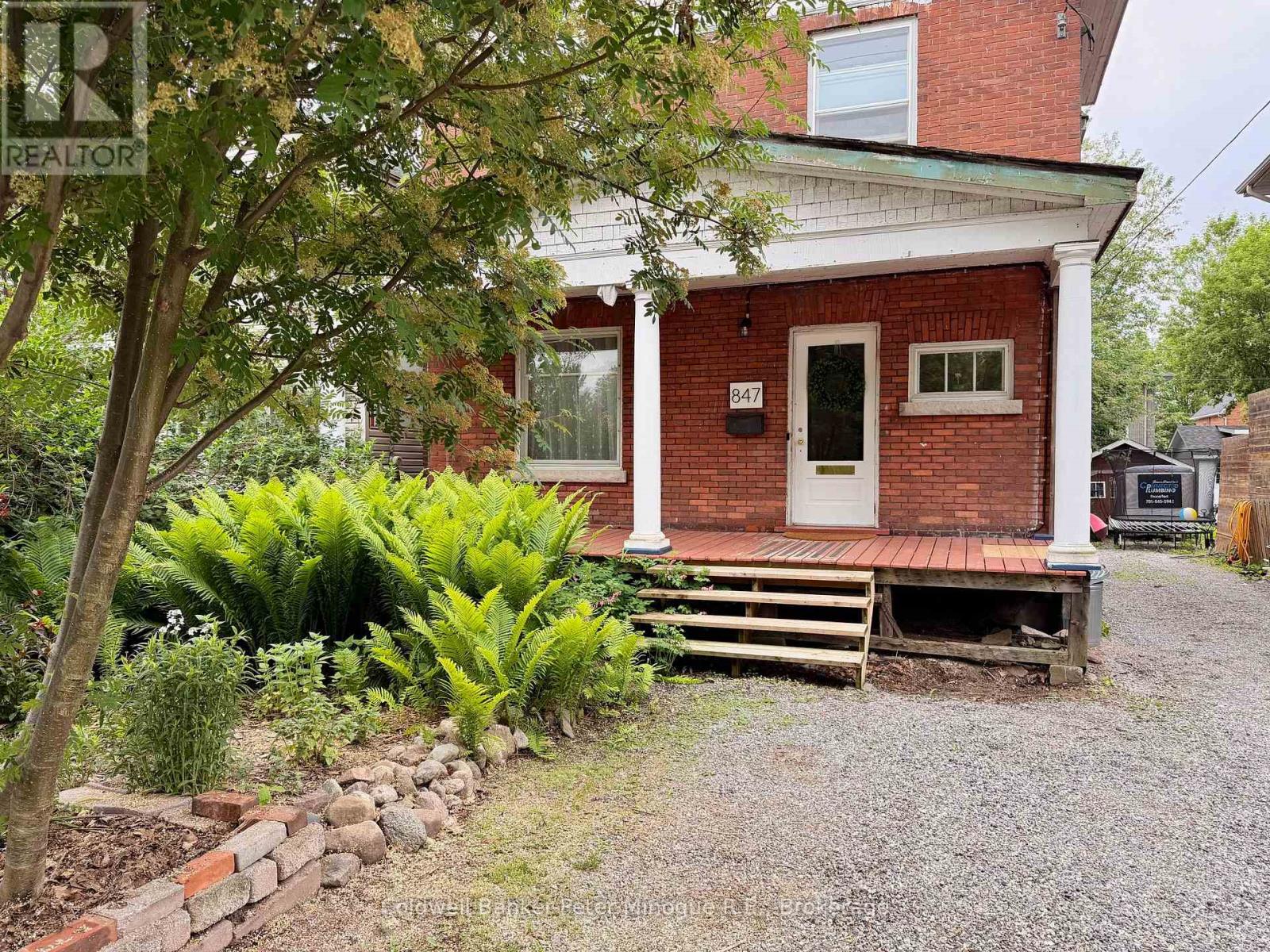 847 MCINTYRE STREET W - 3