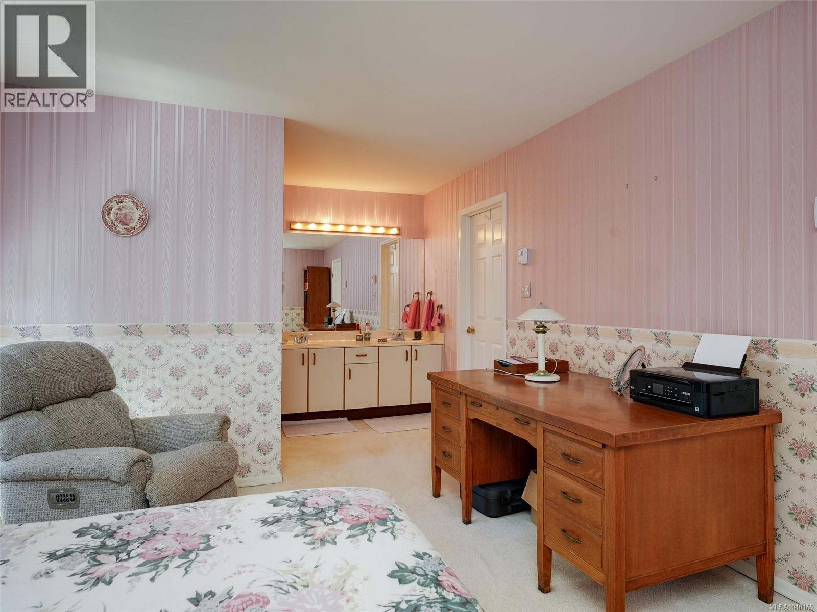 3 1309 McKenzie Avenue, Saanich