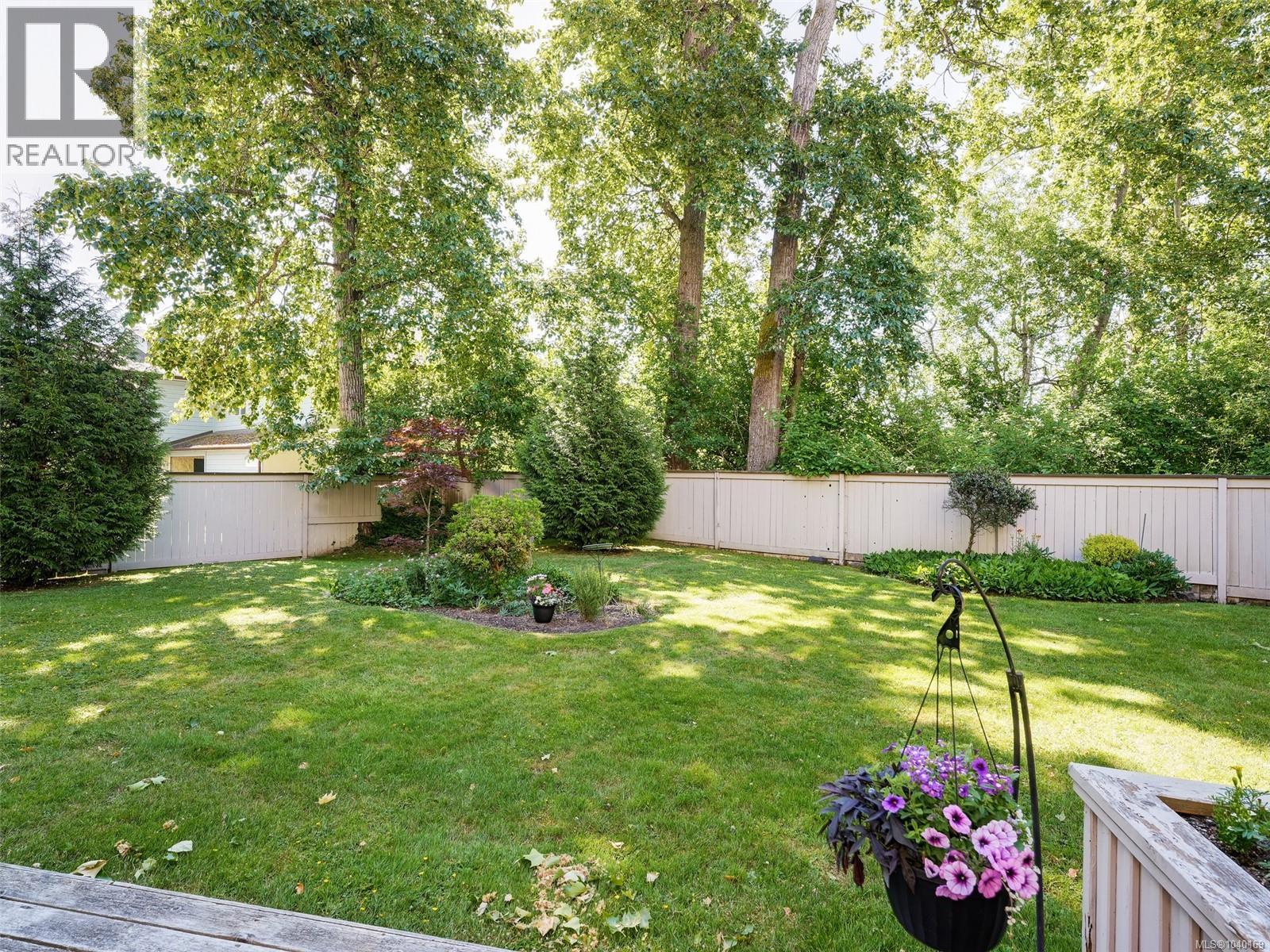 3 1309 McKenzie Avenue, Saanich