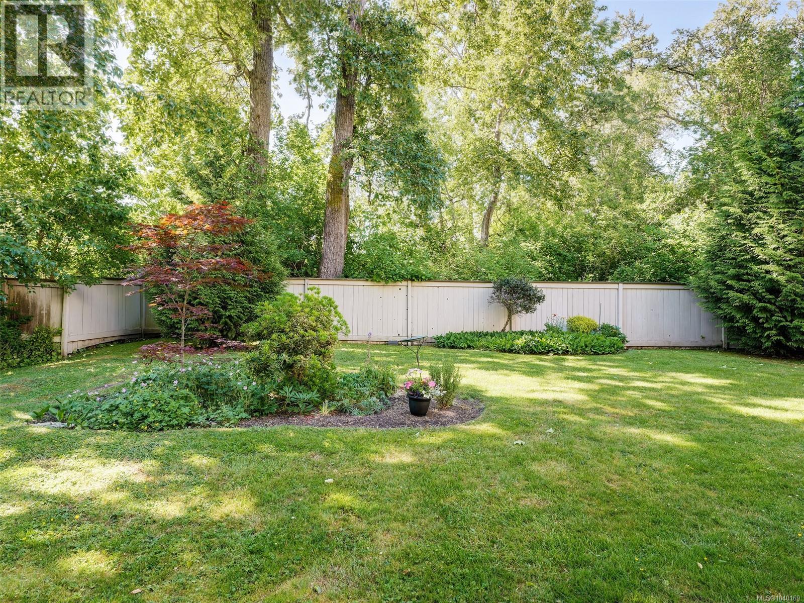 3 1309 McKenzie Avenue, Saanich