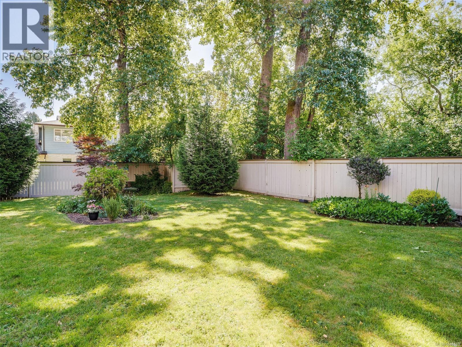 3 1309 McKenzie Avenue, Saanich