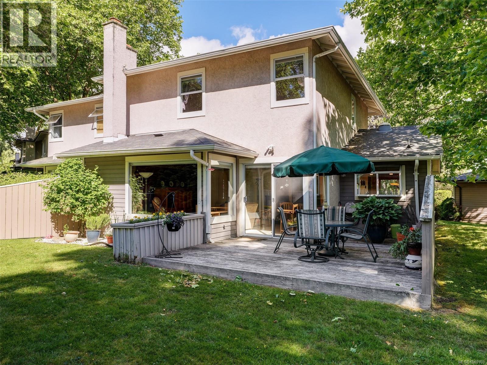 3 1309 McKenzie Avenue, Saanich