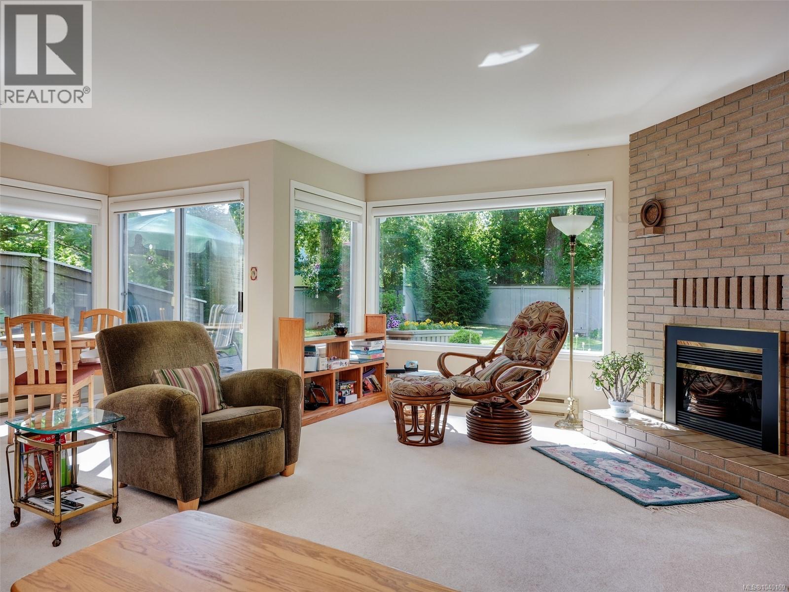 3 1309 McKenzie Avenue, Saanich
