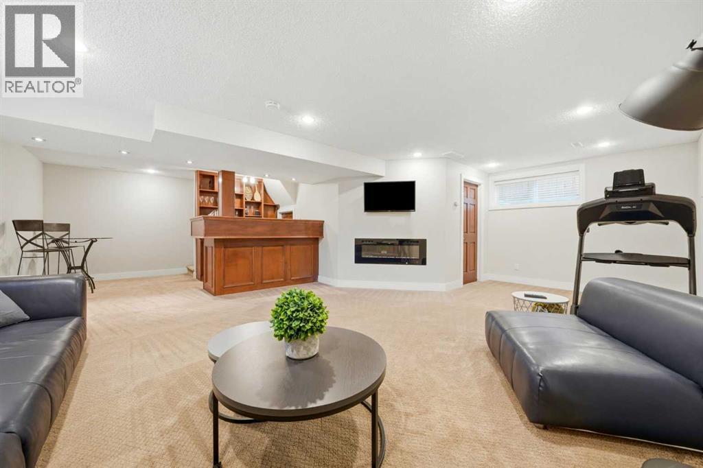 82 Springborough Point SW — photo 31