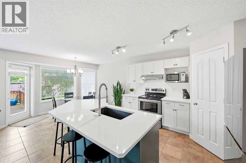 82 Springborough Point SW — photo 8