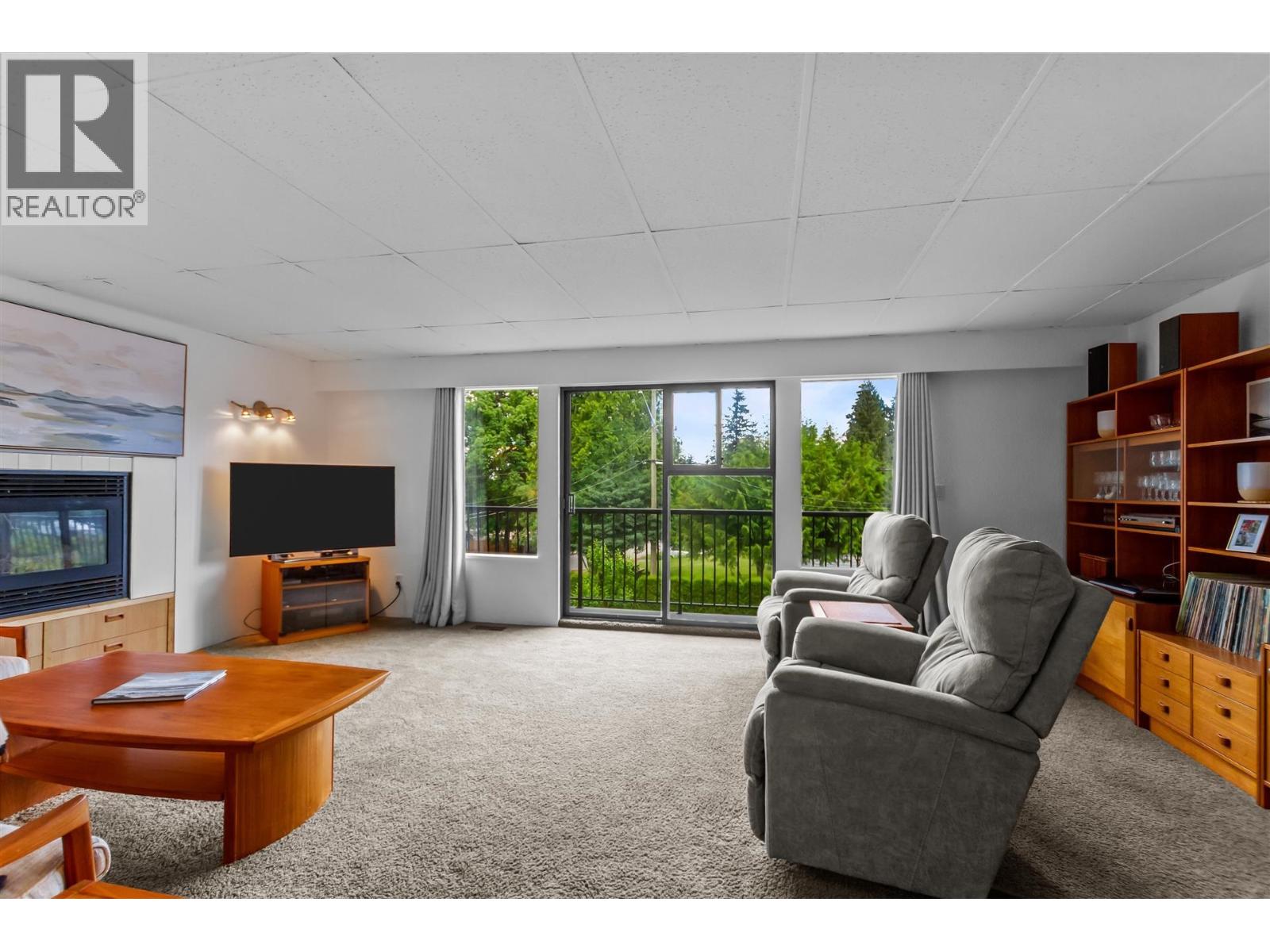 449 LAKEVIEW STREET — photo 4