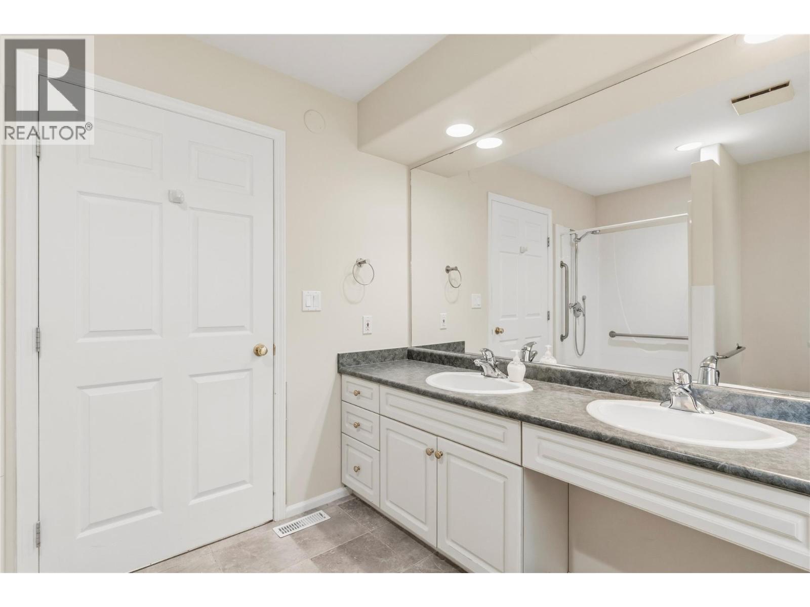 4551 13 Street NE - 52
