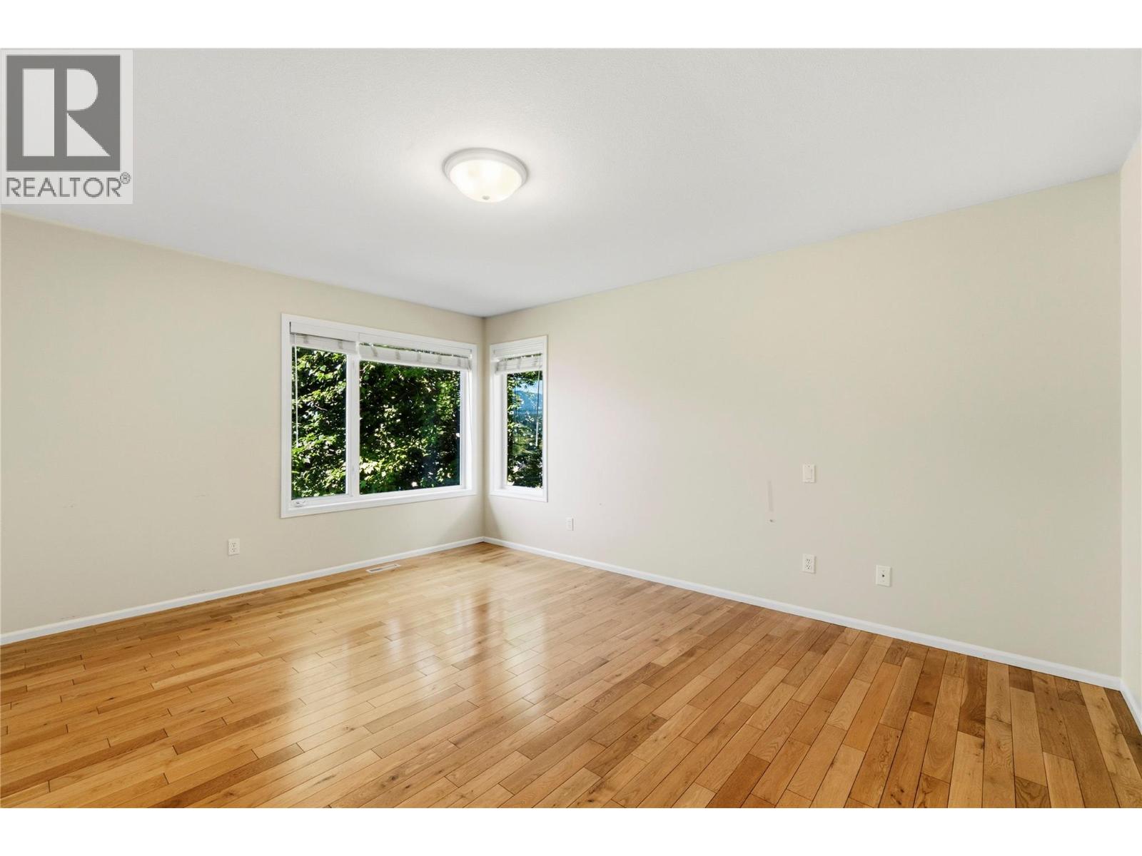 4551 13 Street NE - 34